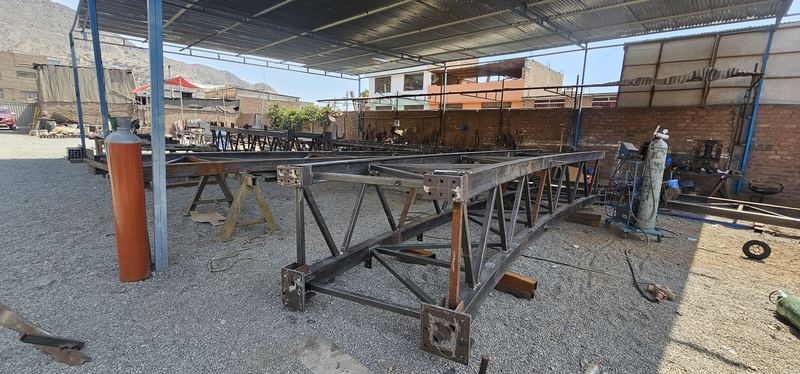 Tramo de puente reticulado terminado en taller